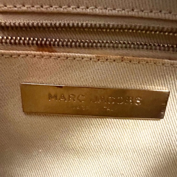 Marc Jacobs Green Patent Leather Ursula Hobo bag - Picture 10 of 13